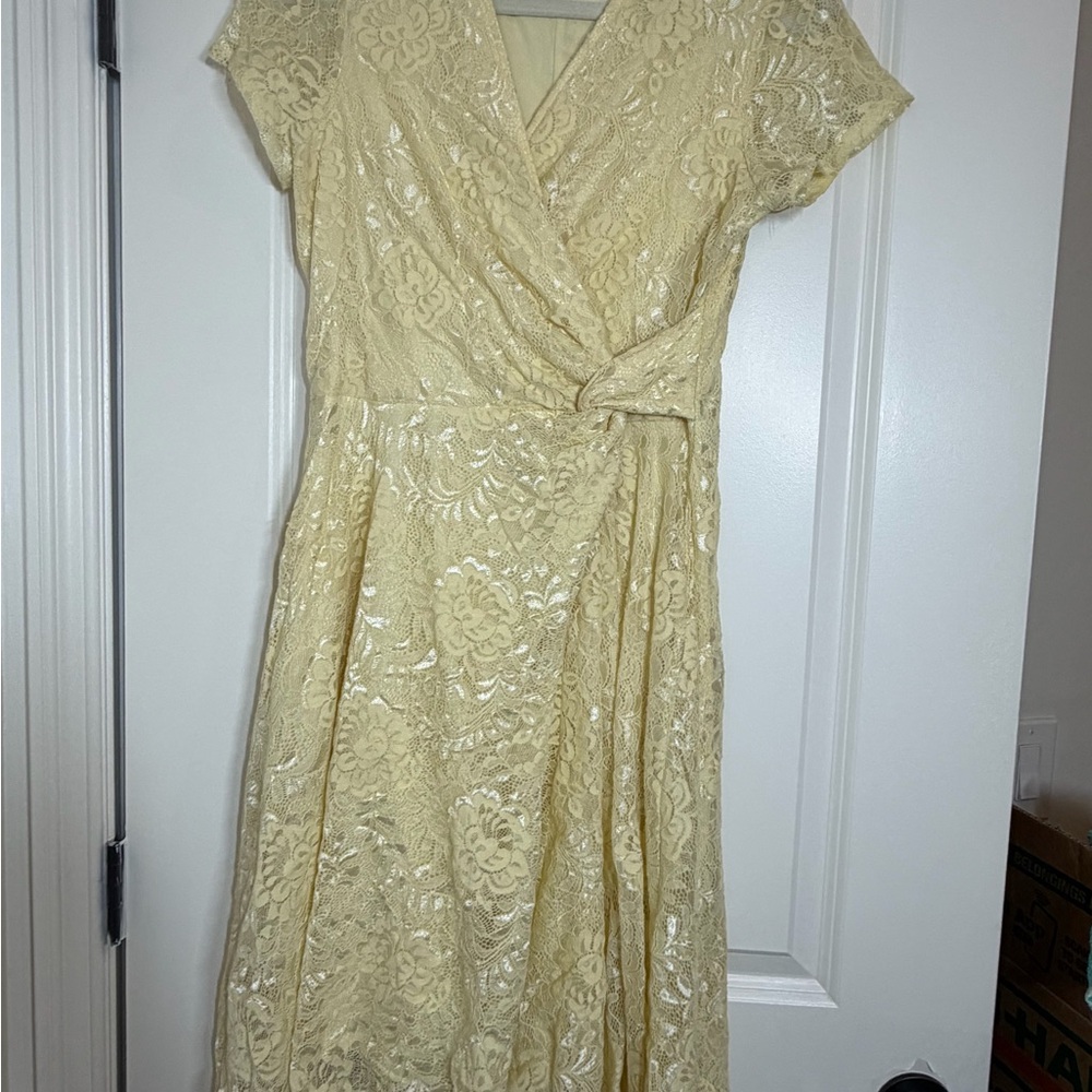Perceptions NY Yellow Lace Wrap Dress Feminine Occasion Size M - Picture 2 of 5